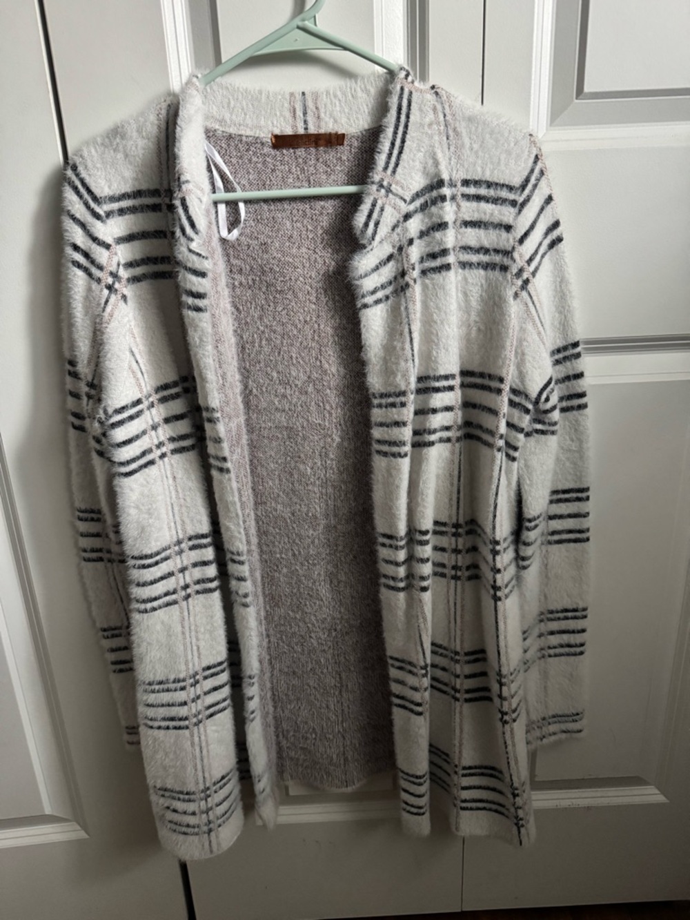 Bellini Open-Front Plaid Fuzzy Cardigan - White & Gray